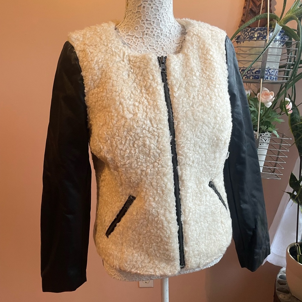 Black & Cream American Eagle Faux Shearling & Pleather Bomber Biker Jacket, Sz M